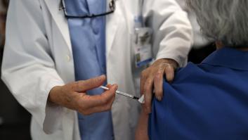 Por qué mezclar y combinar las vacunas covid-19 podría resolver muchos problemas