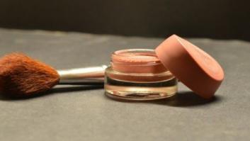 La clave de los maquillajes correctores: qué color oculta qué