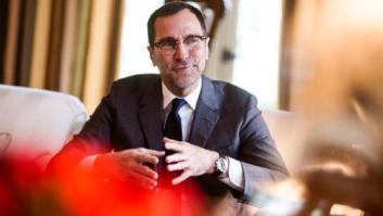 Entrevista al embajador de EEUU, James Costos: "Hillary Clinton será nuestra próxima presidenta"