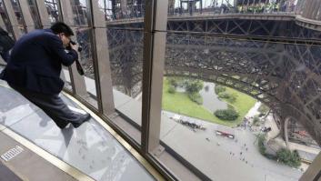 La torre Eiffel, de cristal: así es el nuevo suelo de la célebre atracción de París (FOTOS)