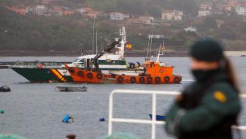 El "narcosubmarino" se hunde tras ser remolcado a puerto