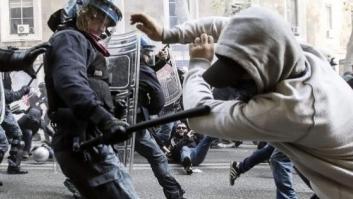 Una marcha contra los recortes en Roma acaba en batalla campal (FOTOS)