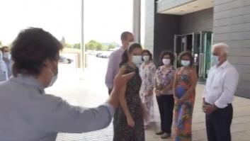 Fernando Alonso rompe el hielo con los reyes al presentarles a su padre de esta forma: todo tras un lapsus de Letizia