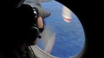 Australia desplegará un submarino tras seis días sin detectar señales de la caja negra