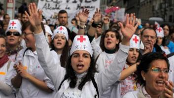 Así ha cambiado la sanidad con los recortes: "Hemos pasado de conducir un Maserati a ir en un 600"