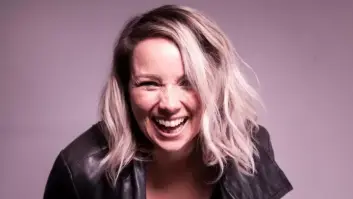 Esta mujer quiere enseñarte a masturbarte mejor