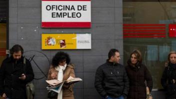 El INE aflora 377.000 ocupados más y baja el paro al 25,7% al cambiar la población base de la EPA