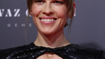 Hilary Swank, embarazada de mellizos a los 48