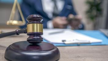 Un hombre pierde la herencia de su difunta esposa por incumplir la promesa de no irse con otra