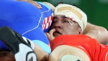 La heroica recuperación de este luchador tras perder el conocimiento en plena competición