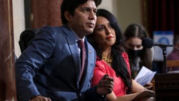 Escándalo en Los Ángeles: una demócrata dimite por racista, al pillarla llamando 'mono' a un niño