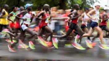 Después de correr durante 42 kilómetros, se resbala en la línea de meta y hace ESTO