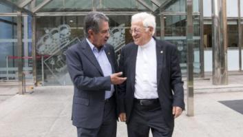 El padre Ángel propone llevarse a una persona sin hogar de veraneo