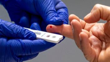 Un hongkonés regresado de España, primer reinfectado por COVID-19 en el mundo según investigadores del país