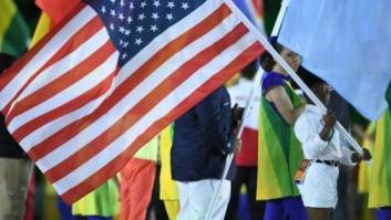 Simone Biles lidera a los abanderados en la fiesta de clausura