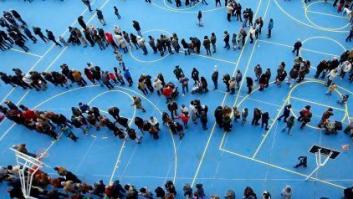 Más de dos millones de catalanes votan en una consulta que gana el 'sí' sin respaldo legal