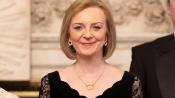 ¿Lleva Truss un collar de sumisa sexual? La última polémica sobre la 'premier' de Reino Unido