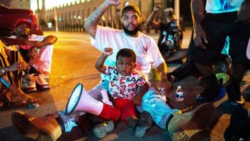 Siete policías de Nueva York suspendidos tras la difusión de otro video de abusos mortales