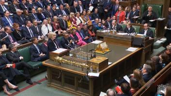 Marchas, gritos y agresiones: Una votación sobre el fracking desata el caos entre los 'tories'