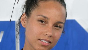 Anne Igartiburu se suma a Alicia Keys y se desmaquilla en directo