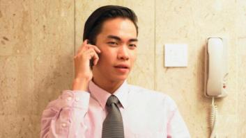 Esto es lo que todo el mundo hace realmente en del baño el trabajo