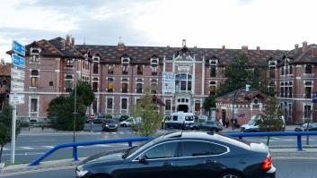 El padre del bebé raptado asegura que nadie les dio el protocolo de acompañar siempre al niño