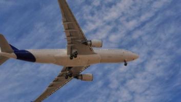 Busca un vuelo por Internet y le sugieren una escala de 47 años