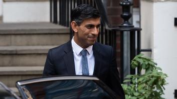 Pronto empiezan los problemas para Rishi Sunak: obligado a retrasar su plan fiscal entre críticas por su gabinete