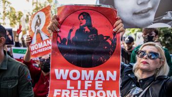 Cientos de iraníes rememoran a Amini en su tumba en el fin del luto por su muerte