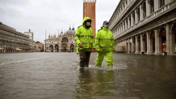 Venecia no activa sus diques por falta de previsión y se inunda por un temporal