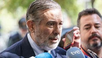 El Gobierno de Ayuso dice ahora que nunca estuvo prohibido derivar a los mayores a hospitales