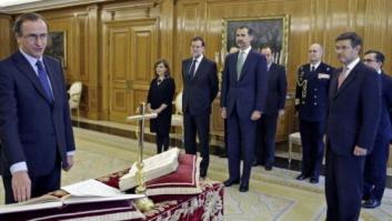 Alfonso Alonso elige jurar su cargo de ministro de Sanidad ante un crucifijo