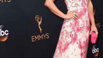 Kristen Bell muestra el secreto del escote que llevó en los Emmy