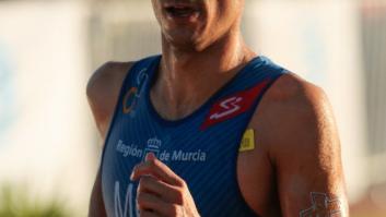 Este dramático desplome da el título mundial de triatlón al español Mola