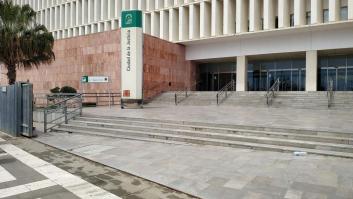 Condenan en Málaga a un hombre por abusar de una mujer de día en la playa y a otro por animar al amigo