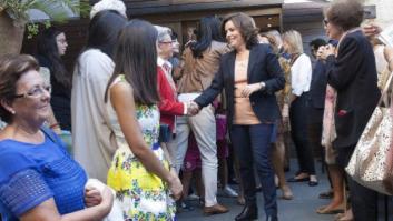 Sáenz de Santamaría: "Tenemos unos horarios endemoniados, pensados por los hombres"