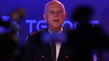 El presidente de Túnez cesa al primer ministro y suspende el Parlamento