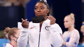 Simone Biles abandona la final de gimnasia artística por equipos después del primer salto