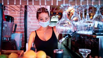 Sanidad y comunidades debatirán el uso del certificado COVID para entrar a bares y discotecas