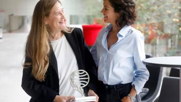 Luz Gabás y Cristina Campos: "El amor es materia prima literaria"