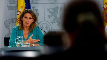 Teresa Ribera advierte a las eléctricas: "Es hora de invertir más que de repartir dividendos"