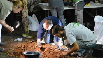 Un equipo de científicos constata el origen humano de las pinturas más antiguas del mundo: están en España