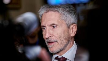 Marlaska insiste en que está "al lado de la ley y de la Guardia Civil" tras escuchar nuevas peticiones de dimisión en el Senado