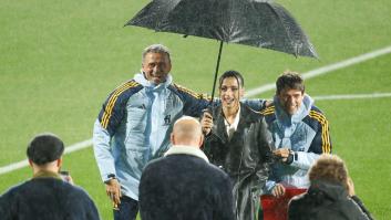 Ni la lluvia impide el 'TOKE' de sonrisa de Chanel a la Selección