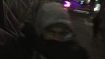 Una mujer asegura haber grabado in fraganti al grafitero Banksy