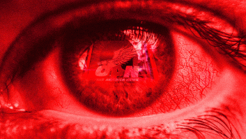 16 horas en la realidad alternativa de un programa de conspiraciones pro-Trump