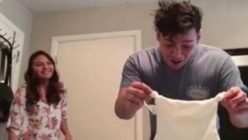 La emotiva reacción de este hombre al saber que va a ser padre (VÍDEO)