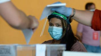 Propuesta de ley electoral covid en Cataluña: Franjas horarias para electores en cuarentena y urnas en la calle