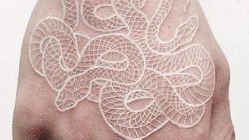Estos tatuajes con tinta blanca te harán replantearte los de tinta negra