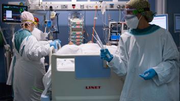 Sanidad registra 12.445 contagios y 121 muertes mientras la incidencia sigue bajando